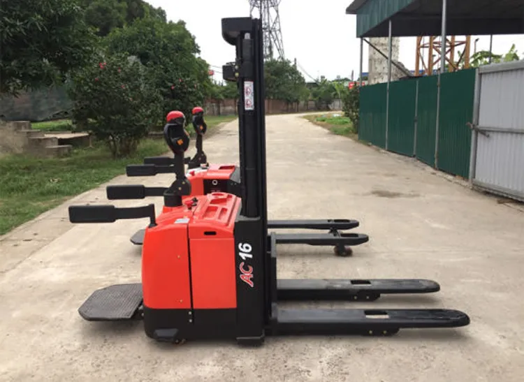 Heli 1.6 Ton with 3m Lifting Height Electric Stacker (CDD16)